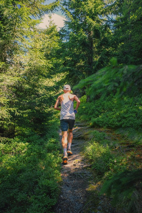 Spécialiste trail running : conseils et équipements pour progresser